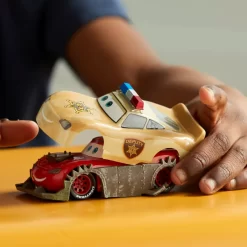 Lightning McQueen Die-Cast, Disney Pixar Cars On The Road -Magic Mode Shop 461023737364 2